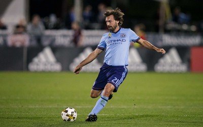 亿博电竞热评-佩里西奇训练中秀花式过人